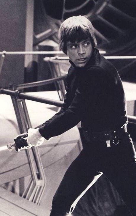 MentorSkywalker's tweet photo. B&W Shots Of #LukeSkywalker in #StarWars #EpVI #ReturnOfTheJedi #GeorgeLucas #ThankTheMaker https://t.co/DLvvAAwmZb