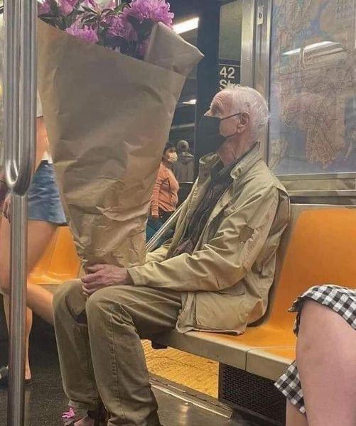 Imagine se apaixonar e dar certo para o resto da sua vida. 🤍
