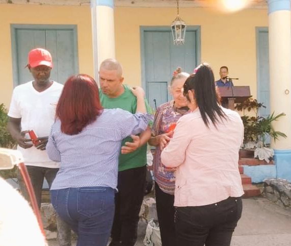 Junto a <a href="/YamileRamosCord/">Yamilé Ramos Cordero</a>, <a href="/EumelinGobPinar/">Eumelín González Sánchez</a> y <a href="/malagon_valdes/">Maria Luisa Valdés Malagón</a>, acompañamos al pueblo de Guane en el homenaje a la Capitana del Ejército Libertador, Isabel Rubio, por el Aniv 126 de su muerte, el 15/2/1898, después de caer herida en combate. 
#CubaViveEnSuHistoria #PinardelRío