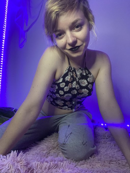 My tummy hurts, what snack you feedin me? 🥺 https://t.co/Pw9Hf5HNC5