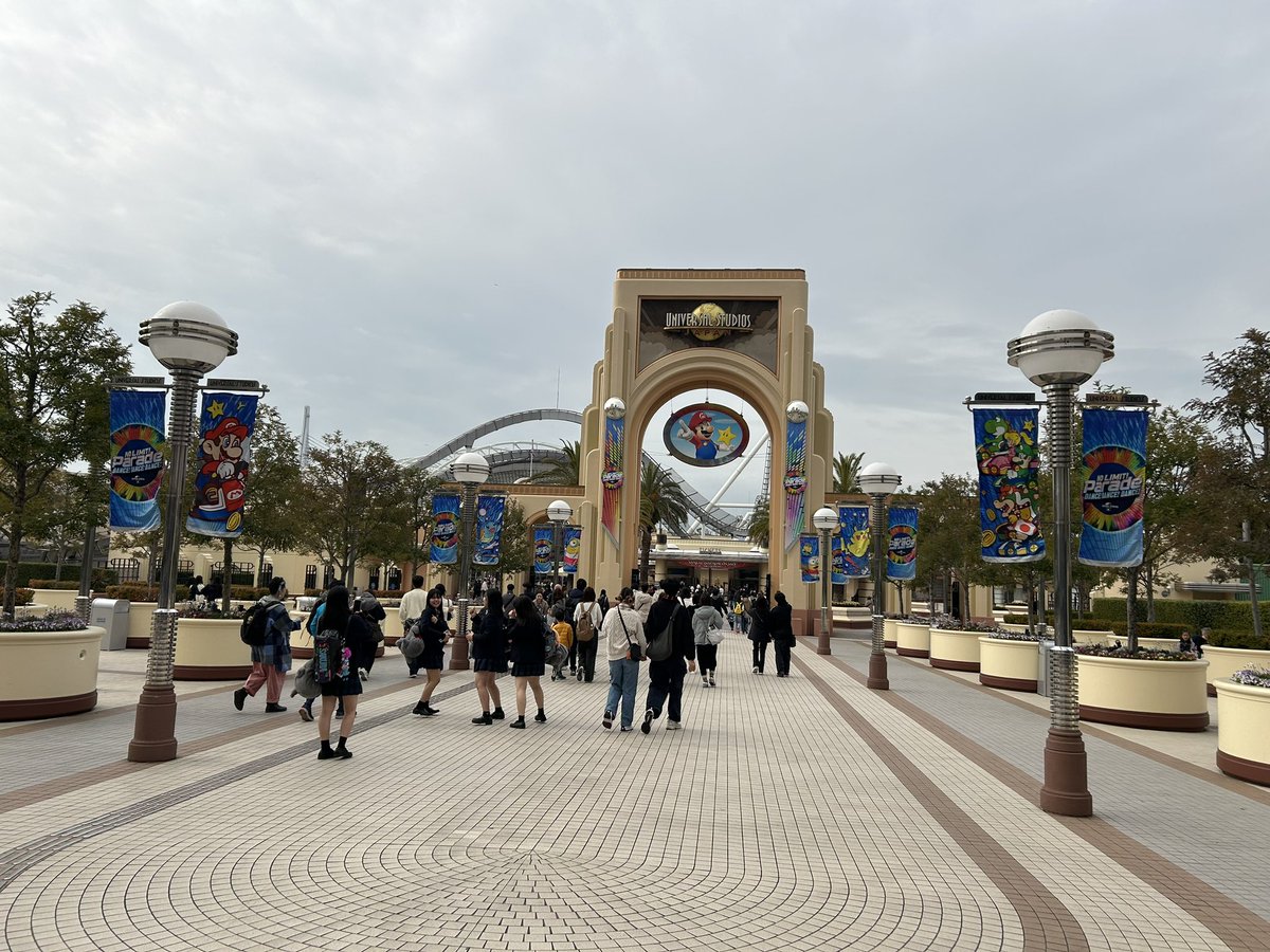 RyanDrayson's tweet photo. Day 4 (Feb. 15) - a thread (1/6)
Super Nintendo World at Universal Studios Japan. Normally wouldn’t do a theme park because of the cost and it should really be something to do with my kids. But I can’t bring them here, so… 🤷♂️
#2024BirthdayPlans #Turning40InStyle #JapanTrip https://t.co/JG5pfKCfAp