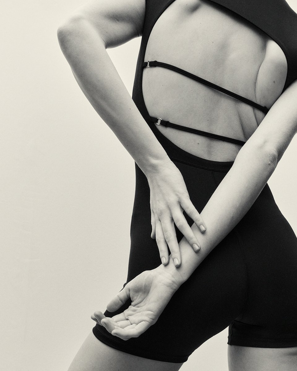 Mejora tus looks de entrenamiento con nuestros cómodos estilos SoftMove™ para tus clases de yoga y pilates.
hm.info/60184xHz4