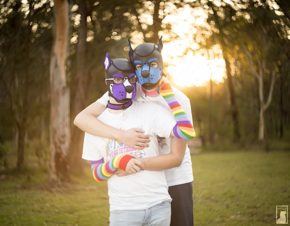 (Belated Valentine's day post) This dog is honestly the most wonderful thing in the world. He's incredibly kind and clever in ways words fail to capture, let alone 280 of them. I'm very lucky to be with you. Love you Pup Pink An incredible piece by the talented @shoobphotos 📸