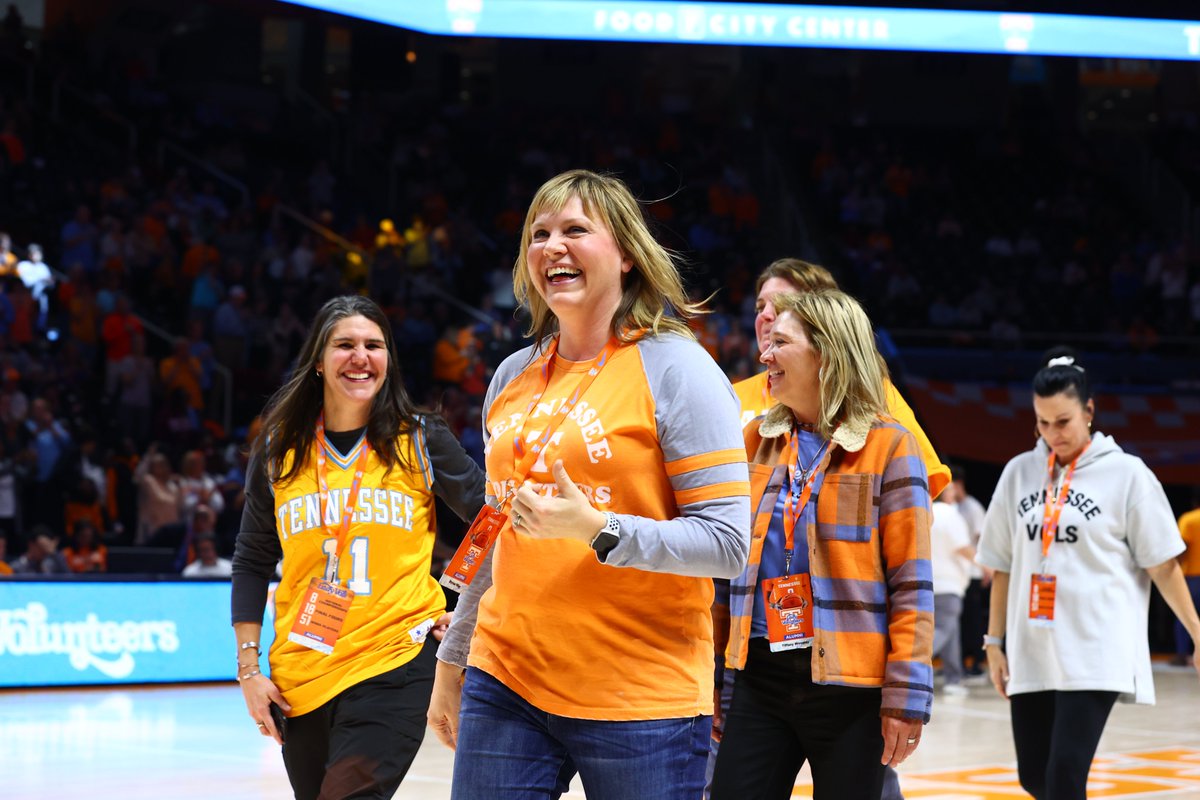 A star-studded night on Rocky Top! 🌟 So many outstanding #LVFL's back for Alumni Night!