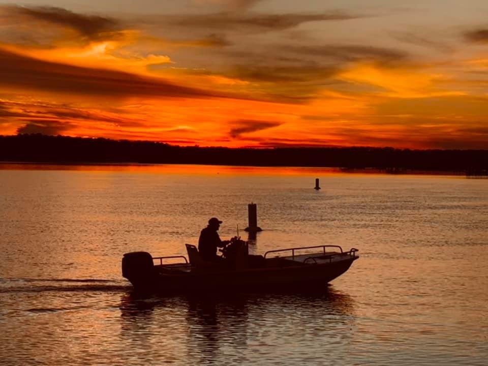fIyingtuIip__'s tweet photo. Tonight in Bluffton , SC #mayRiver https://t.co/oqPDqTKL6Q