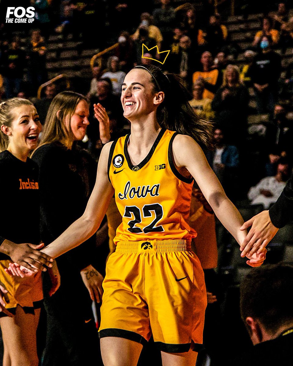 FOS's tweet photo. She was born in Des Moines, named Iowa’s Miss Basketball, and committed to her home school.

She’s signed with Nike, Gatorade, State Farm.

She’s won AP POTY, USWBA POTY, and Naismith POTY.

Now, she’s the NCAA Women’s ALL-TIME Leading Scorer.

She IS Caitlin Clark 👑 https://t.co/uRNgvBZGIC