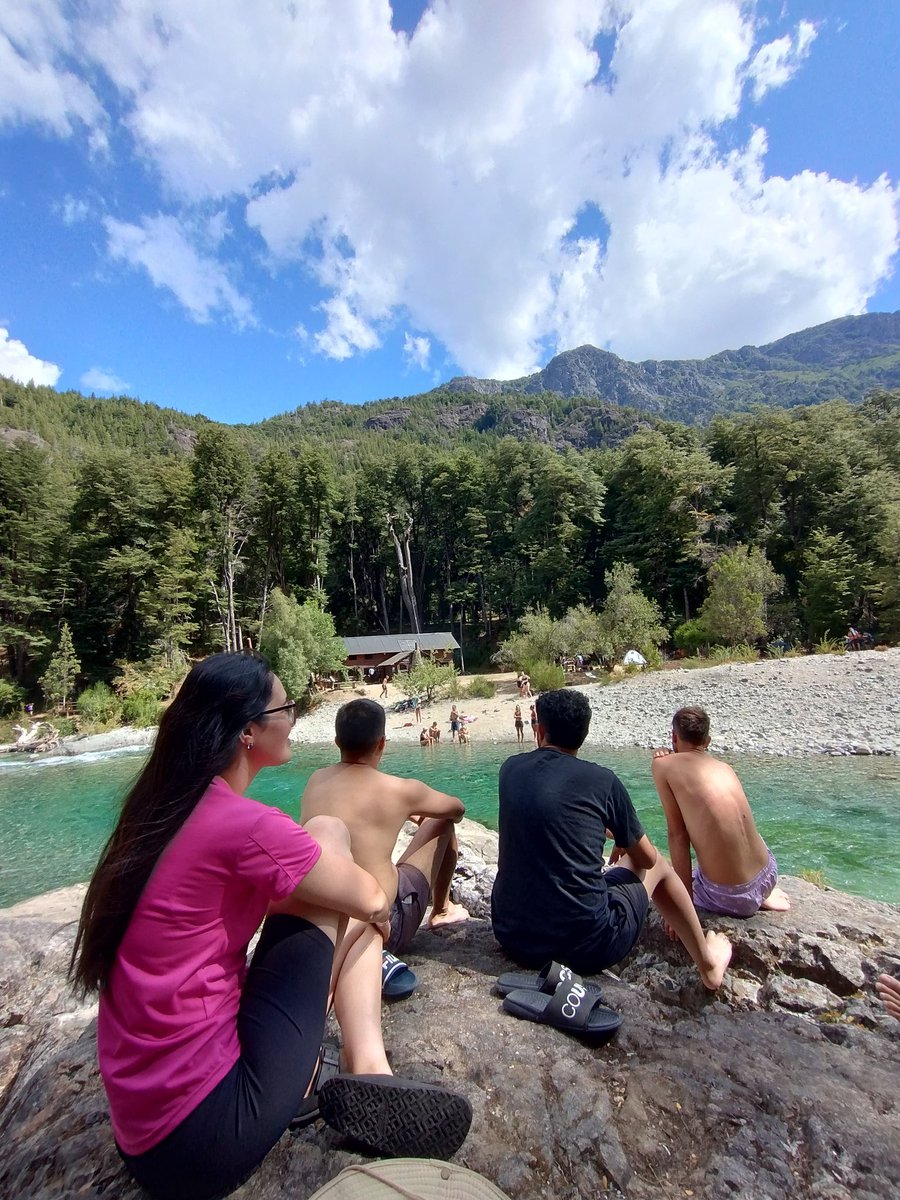 Kekortiz5's tweet photo. Un resumen de mis vacaciones 🏔🥾
#ElBolsón #CajonDelAzul #RíoNegro https://t.co/xvGah2BdE2