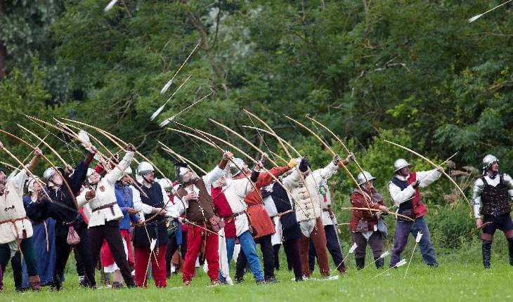 andrewsp2009's tweet photo. Both King Edward II of England & his Son Edward III banned football as it was a distraction from archery training. #BanFootball https://t.co/xtONXhkdcg
