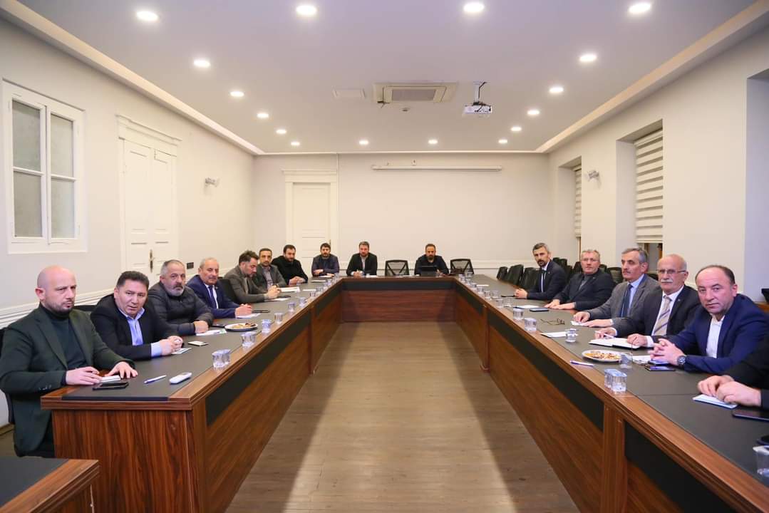 TrabzonAKKadin's tweet photo. 📍AK Parti Trabzon
İl Başk.Sezgin Mumcu riyasetinde gerçekleştirilen 31 Mart Yerel Seçimlerine hazırlık ve Cumhurbaşkanımızın Trabzon Ziyareti konulu toplantıya İl Kadın Kol. Başk.Ayfer Cihan,İl Gençlik Kol. Başk.Mahmut Çavuş,SKM Sor. ve İlçe Başk.katılımları ile istişare edildi. https://t.co/gWVjjLaIMA