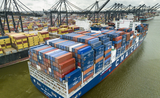 Port_Houston's tweet image. Spotted at Bayport Terminal, last week the CMA-CGM Legacy, an #LNGPowered ship arrived to our docks. The CMA-CGM Legacy was built in 2023 and is 268 meters long and 43.3 meters wide, currently sailing in the Gulf of Mexico