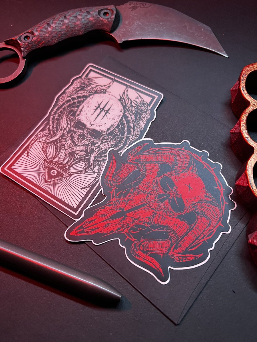 the13thcrypt's tweet photo. Thursdays 🤘🏻💀 #darkart #skulls #edc https://t.co/OKb30P1cnK
