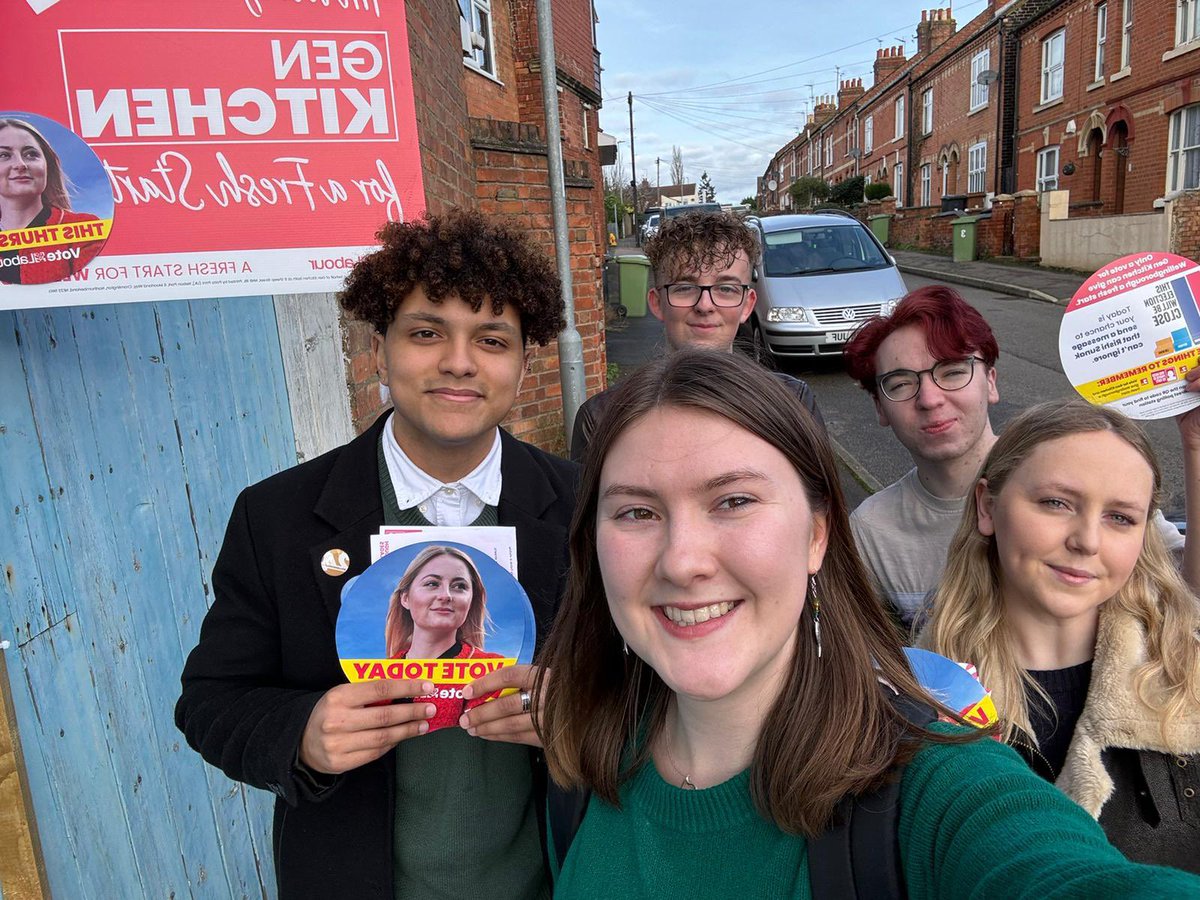 LabourStudents's tweet photo. Absolutely phenomenal work from Labour Students in both Kingswood and Wellingborough today! 

A huge thank you to everyone who made it out and those who joined phonebanks. In any victories you will have played your part in history 🌹 https://t.co/G9Xdi2EP68