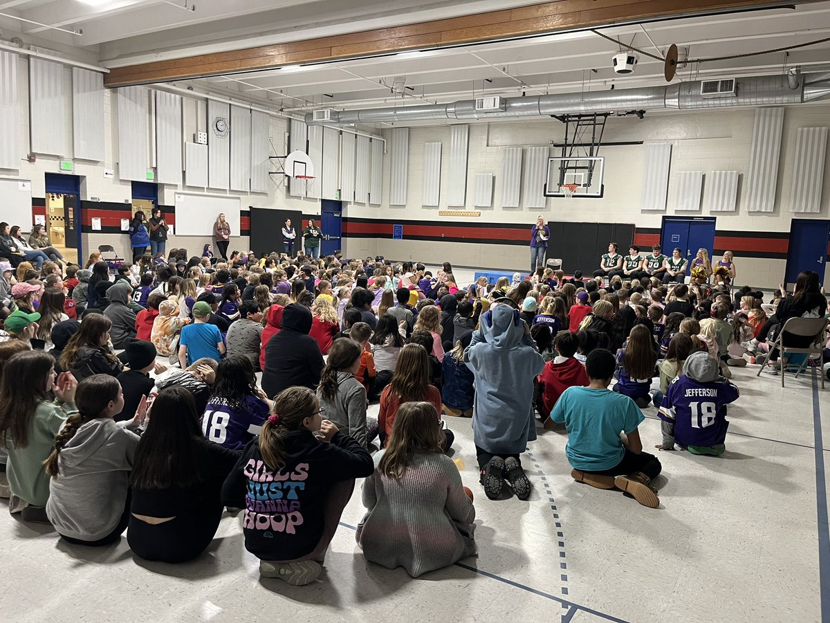 Wolfpack Activities (@parkwolfpack) on Twitter photo Players from the <a href="/ParkWolfpackFB/">Park Football</a> team went @HillsideElemtoday today to help them celebrate their Super Bowl Reading Challenge. Players from the <a href="/ParkWolfpackFB/">Park Football</a> team went @HillsideElemtoday today to help them celebrate their Super Bowl Reading Challenge.