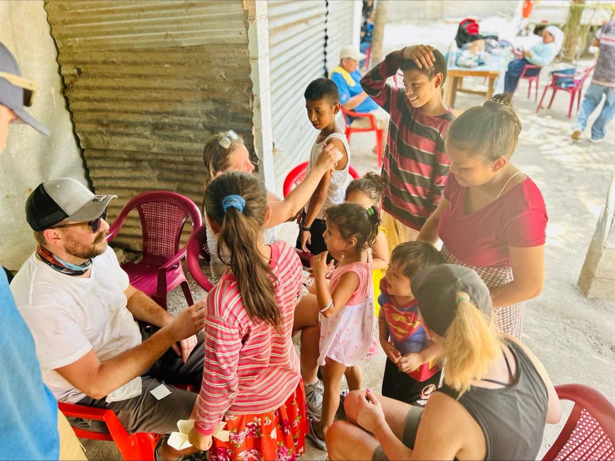 At AltaPro Electric Ltd, we believe in giving back. Partnering with Shelter Canada allows us to extend our support beyond business and into the hearts of those in need. Their selflessness reflects commitment our community. #Volunteering #ShelterCanada #GivingBack #ElSalvador