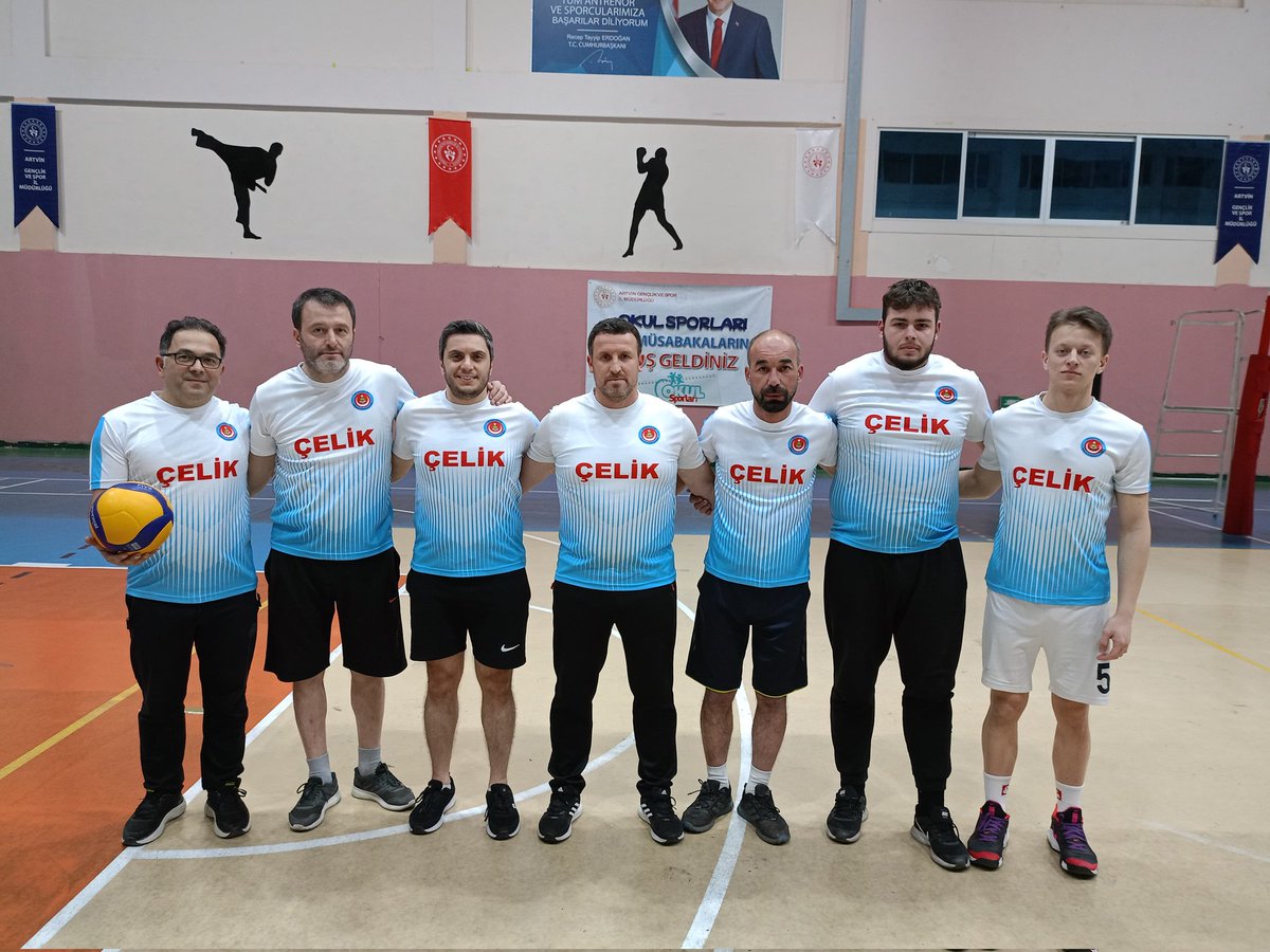 Özel Eğitim Öğrencilerimiz yararına düzenlenen 14 Mart Hopa’nın Kurtuluşu Voleybol Turnuvası Kaymakamımız Abdullah ARSLANTÜRK’ün katılımlarıyla başlamıştır. 
 HİMDER Spor Komisyonu öncülüğünde kurulan Voleybol takımı derneğimizi temsilen katılım yapmıştır.