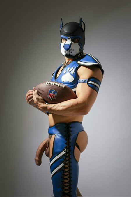 Retweet if you want to join me in the locker room 😈 @fsmanofficial @rafandway https://t.co/MWAAKU0tl<a href="/tag/easterberlin"class="tags"><span>#easterberlin</span></a>