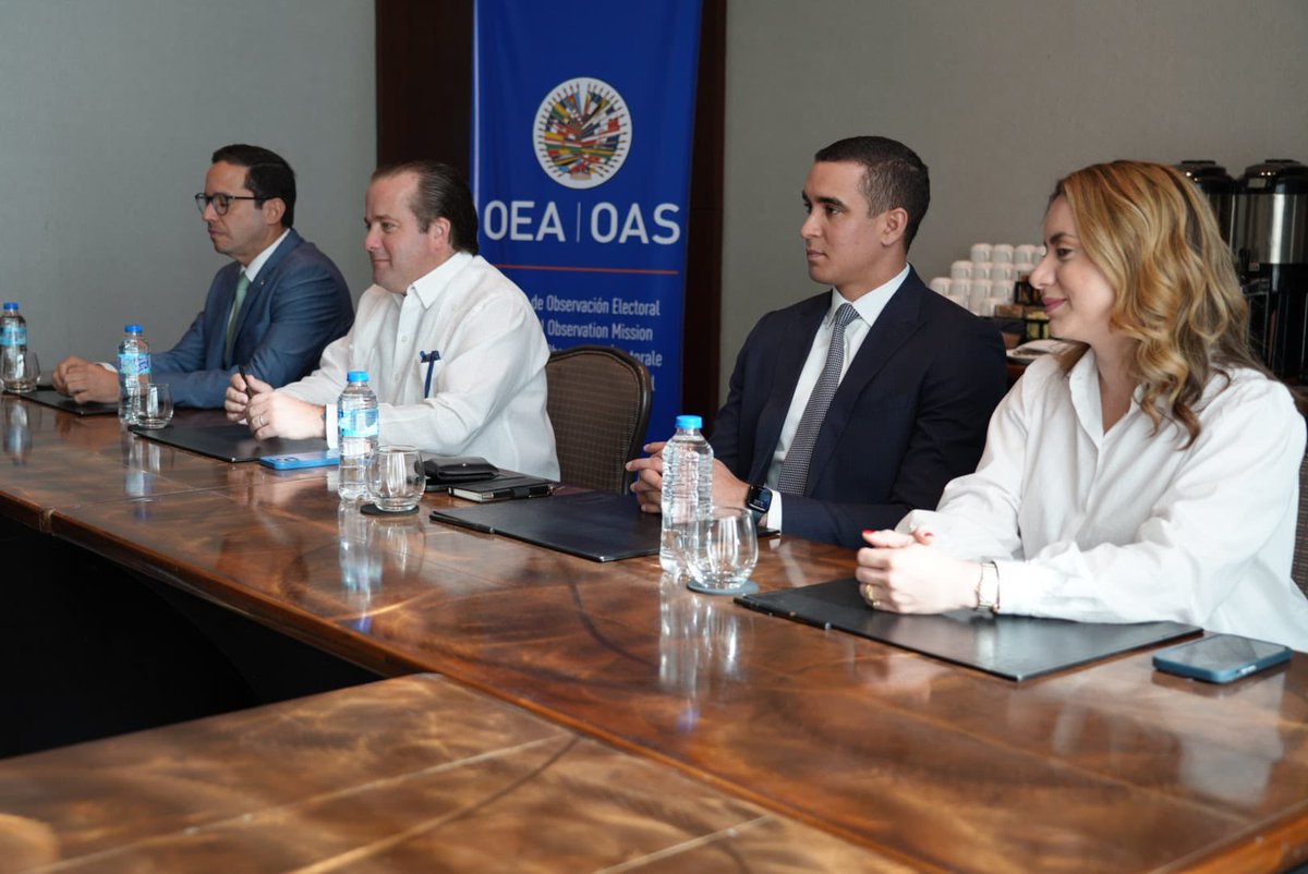 OEA_oficial's tweet photo. .@JosePaliza, Presidente del partido político @prm_oficial, compartió con la Jefatura de la Misión de Observación Electoral de la #OEAenRD sus impresiones de las #EleccionesMunicipalesRD2024 del próximo domingo. https://t.co/TtJVpVHSrF