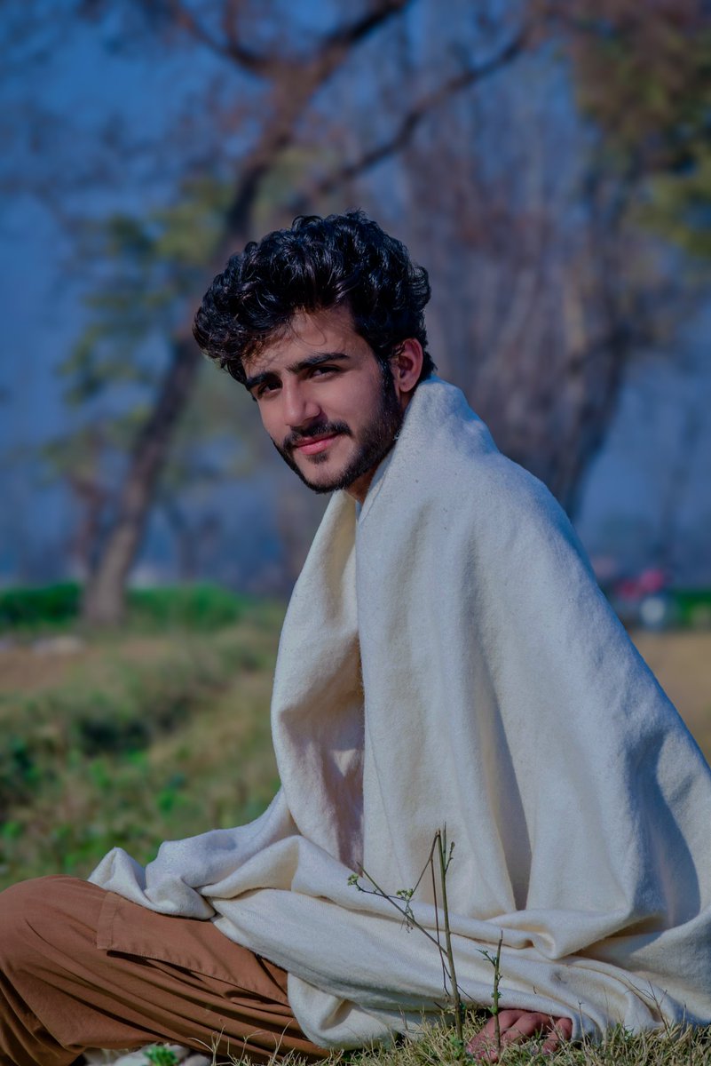 *دہ رب کرم دے۔۔۔دہ مور دعا دہ🤲*
*ھر کار مے سم دے۔۔۔خبرہ دا دہ🥰*
*ھر چا تہ خاندم پہ دے غرض چے😍*
*دوہ ورزے جوند دے فانی دنیا دہ😌*