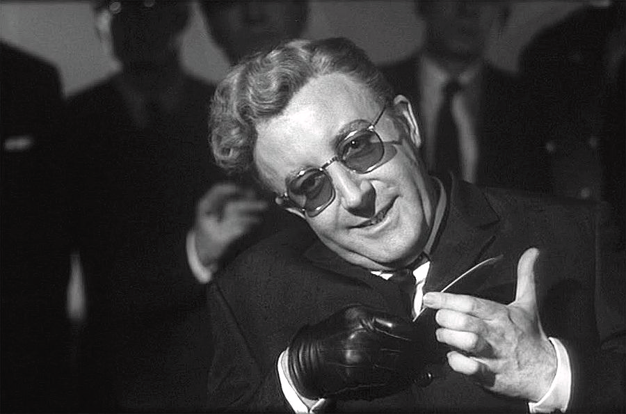 brainologyx's tweet photo. In the 1964 @StanleyKubrick film "Dr. Strangelove", the hero struggled with Alien Hand Syndrome as his leather-gloved right hand even tried to kill him💀🔪

AHS became known as "Dr. Strangelove Disorder"

#morbid #film #thursdayvibes #neuroscience #NeuroX #History #FridayVibes https://t.co/aPpzsjsvrd