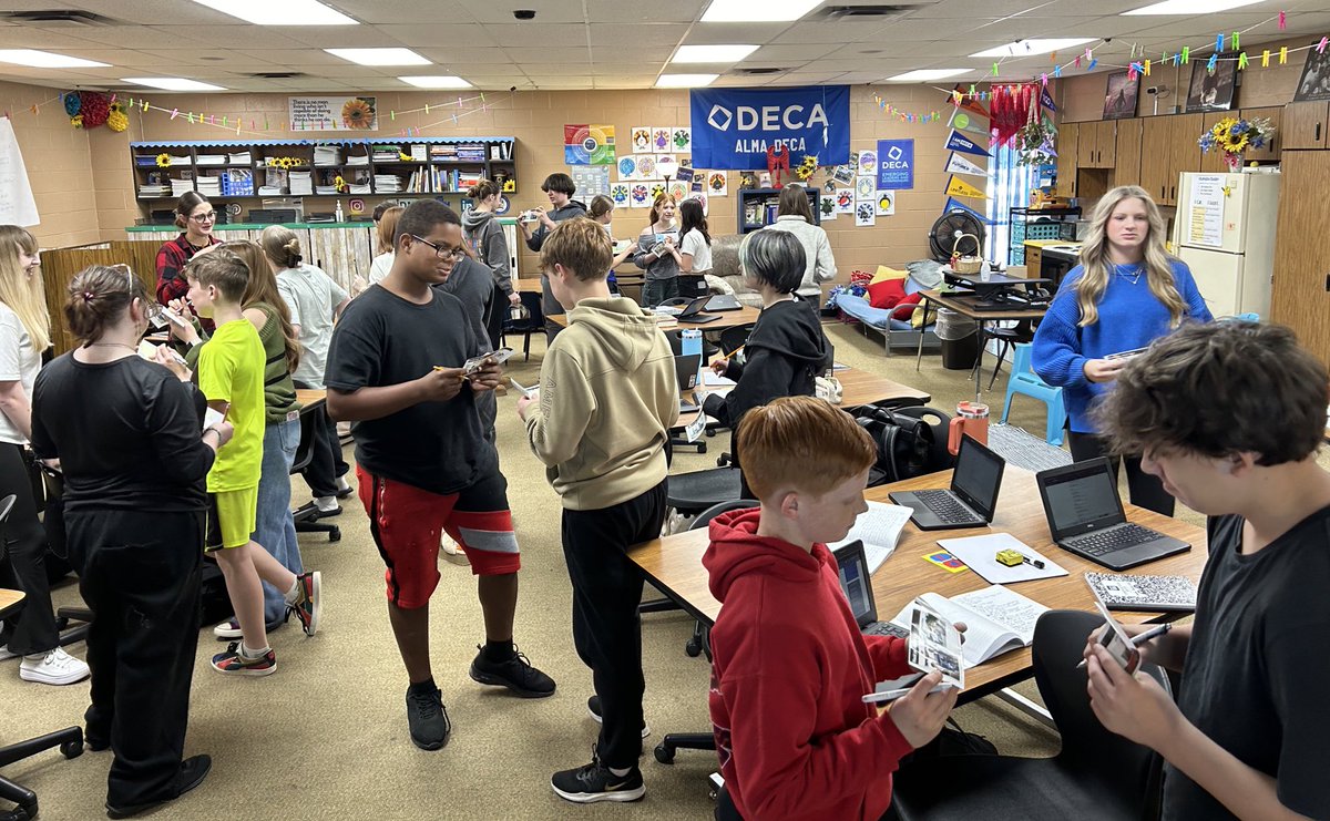 Mrs.Barrett tweet media