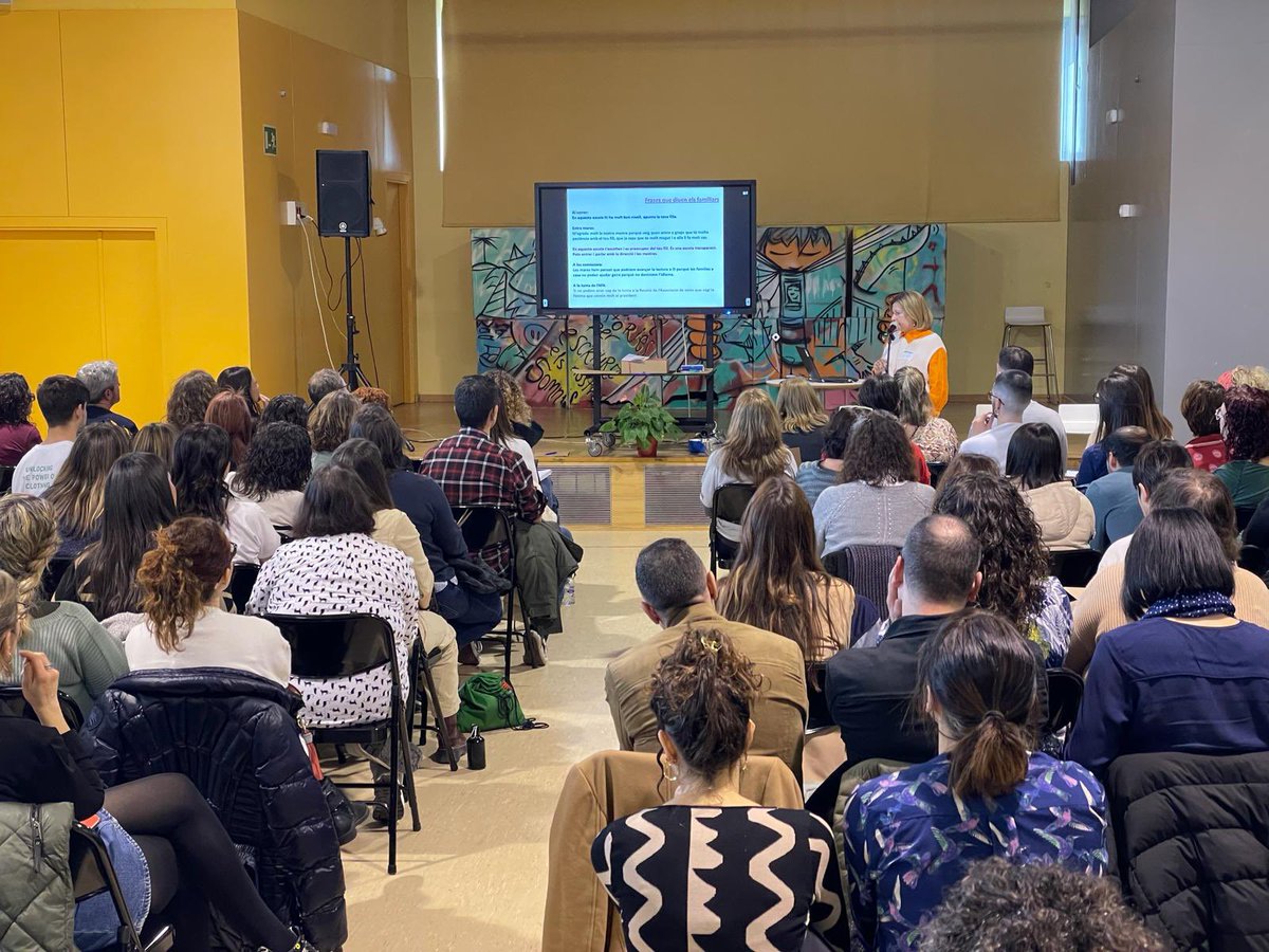 odisseaeducacio's tweet photo. Impressionant l’acollida de la trobada de Lleida. Hem après, hem compartit i hem pogut observar l’impacte que tenen les AEE. Per finalitzar, ens han explicat les millores en els resultats que obtenen any rere any.
@odisseaeducacio 
@CdaXarxa https://t.co/8Qg1GfeDQc