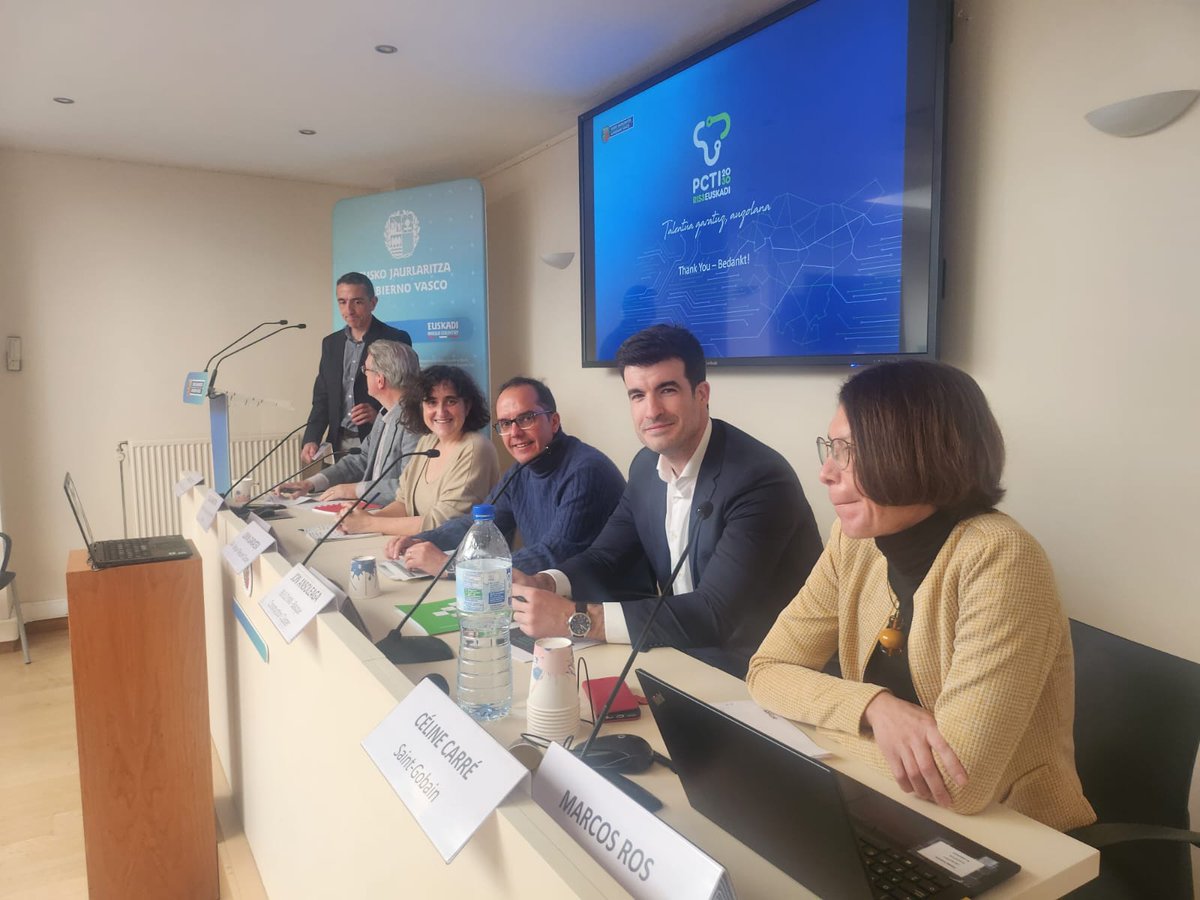 ClusterGaia's tweet image. Today in Brussels presenting The Basque case of One-Stop-Shops supporting residents in EU districts. @opengela is a unique model to work with citizen in the renovating process of their neighbourhood. A real #LivingLab supported by @Gob_eus through #Birtuoss EU project