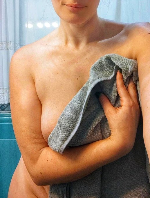 Interesados en videollamadas escribir privado 😋😋😘😘  https://t.co/3YpRHZE7jo https://t.co/iGLBWWXqOI