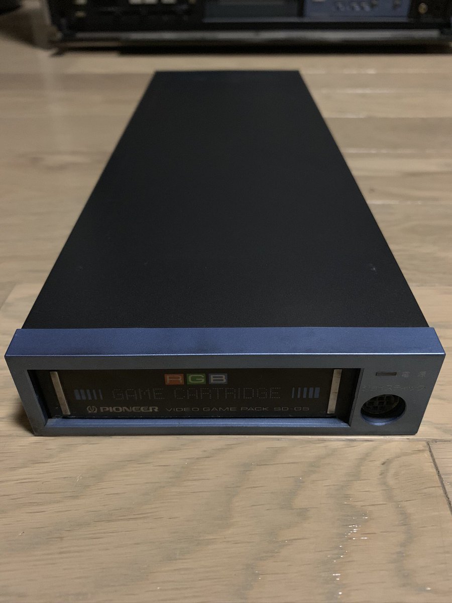 henlyh's tweet photo. セガSG-1000の互換機
パイオニアSD-G5と専用モニターのSD-21！

#自分が持ってる激レアグッズ紹介しよ
#レトロコンシューマー愛好会 https://t.co/WBkrQiKIb2
