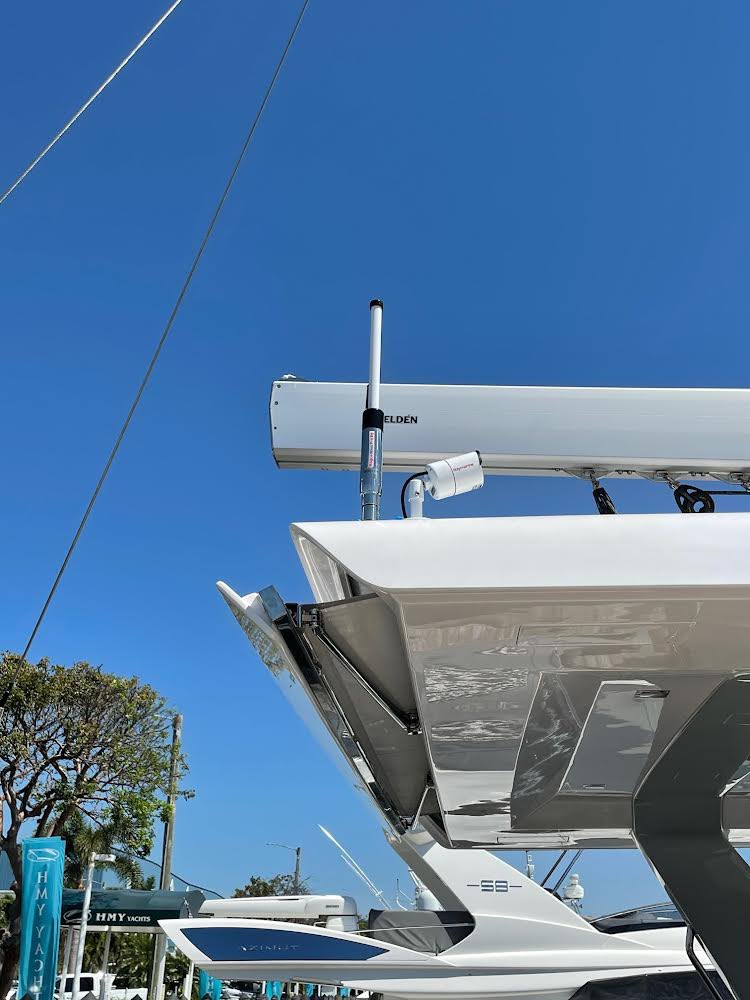 _WaveWiFi_'s tweet photo. The Rogue Pro DB enhances your boating experience by effortlessly connecting to Marinas and nearby networks. Our Rogue Series products enable boaters to connect to FREE WiFi networks and avoid unnecessary costs. 

#wavewifi #marineelectronics #boatwifi #marineinternet #starlink https://t.co/hkog8jVOSw