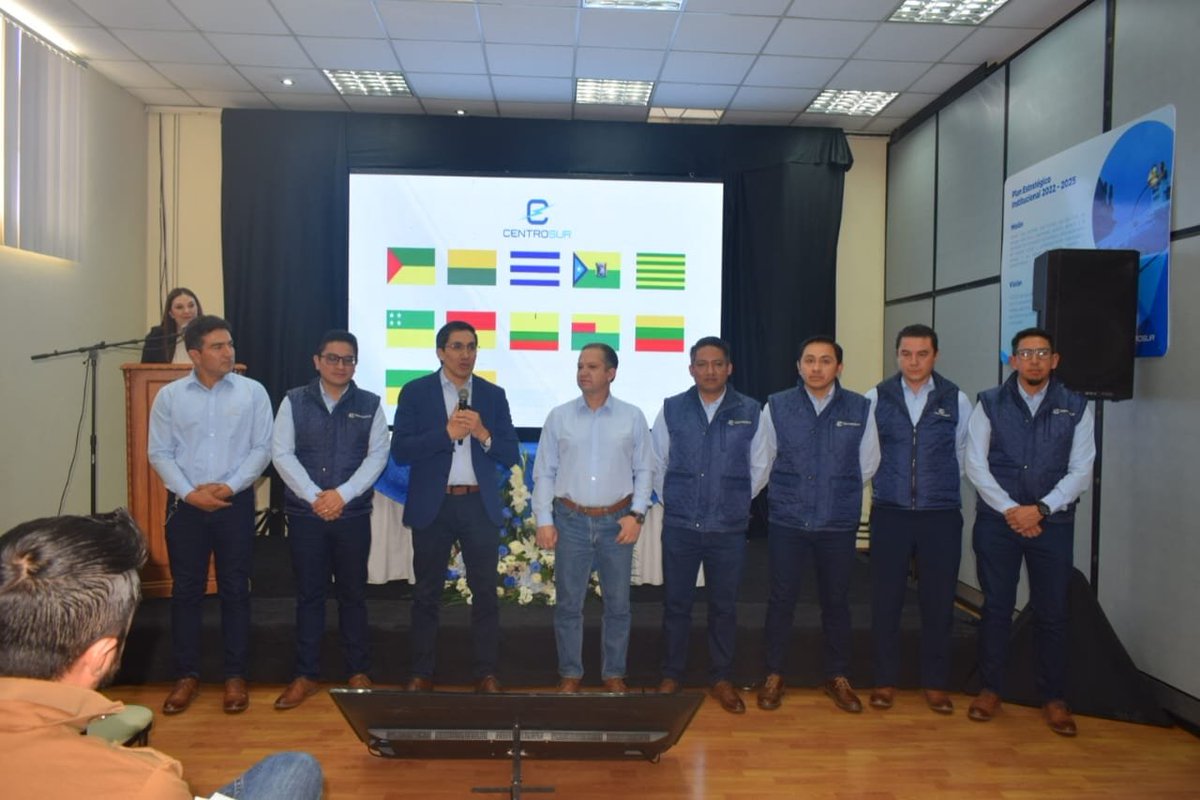 Desde #Pucará agradecemos por el trabajo realizado en la electrificación de nuestras zonas urbanas, barrios por parte del Eco. Rubén Benítez como Presidente Ejecutivo de Centro Sur. Confiamos en su capacidad. @RecNaturalesEC <a href="/centrosurec/">Centrosur</a> <a href="/DanielNoboaOk/">Daniel Noboa Azin</a> <a href="/MinGobiernoEc/">Ministerio de Gobierno Ecuador</a>