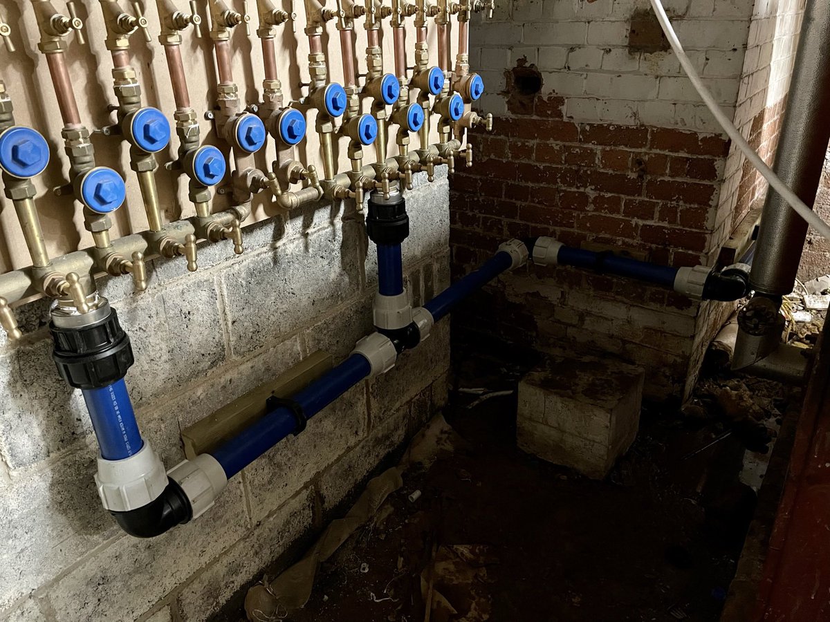 LewisPlumbHeat's tweet photo. 16 flat manifold completed with a 63mm main for a client in Doncaster. Ready for Yorkshire water to install the meters!
#yorkshirewater #LPH #commercial #plumbing https://t.co/mziIruUWN8