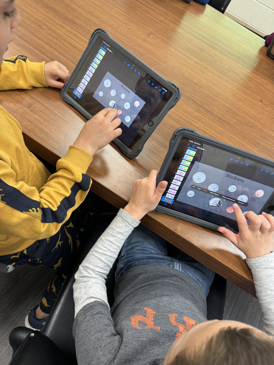katgracea's tweet photo. Teaching 1st graders at @TerraceTigers how to create a coin book in Keynote! Students learned how to animate the coins to show different money amounts! #DLDay #RISDAIM @RISDiTeam https://t.co/Nc2Vc9sgKN