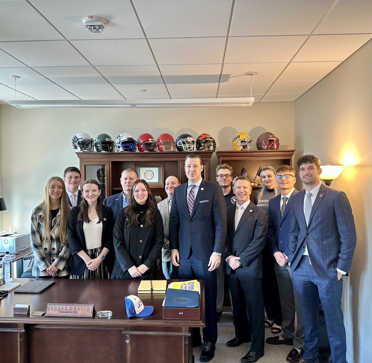 IsraelOQuinn's tweet photo. Had a wonderful time visiting with honors students from @swcc_tweets and glad to have VCCS Chancellor David Doré  and President Wright accompanying the group. https://t.co/syuvmzQOak