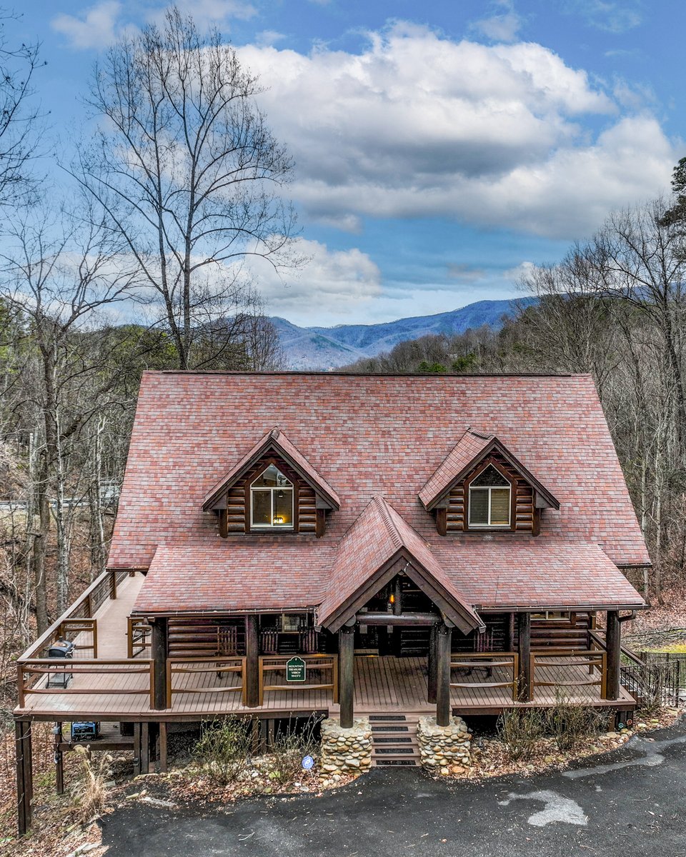 Summer has arrived in the Smokies 👀

That’s right, we flew south this season and decided to stay. Introducing, Mountain Treasure - our first home in the Smoky Mountains.

Here are some reasons we’re obsessing over this cabin:

⛰️ Stunning mountain views

🌡️ Hot tub, fireplace, &amp;