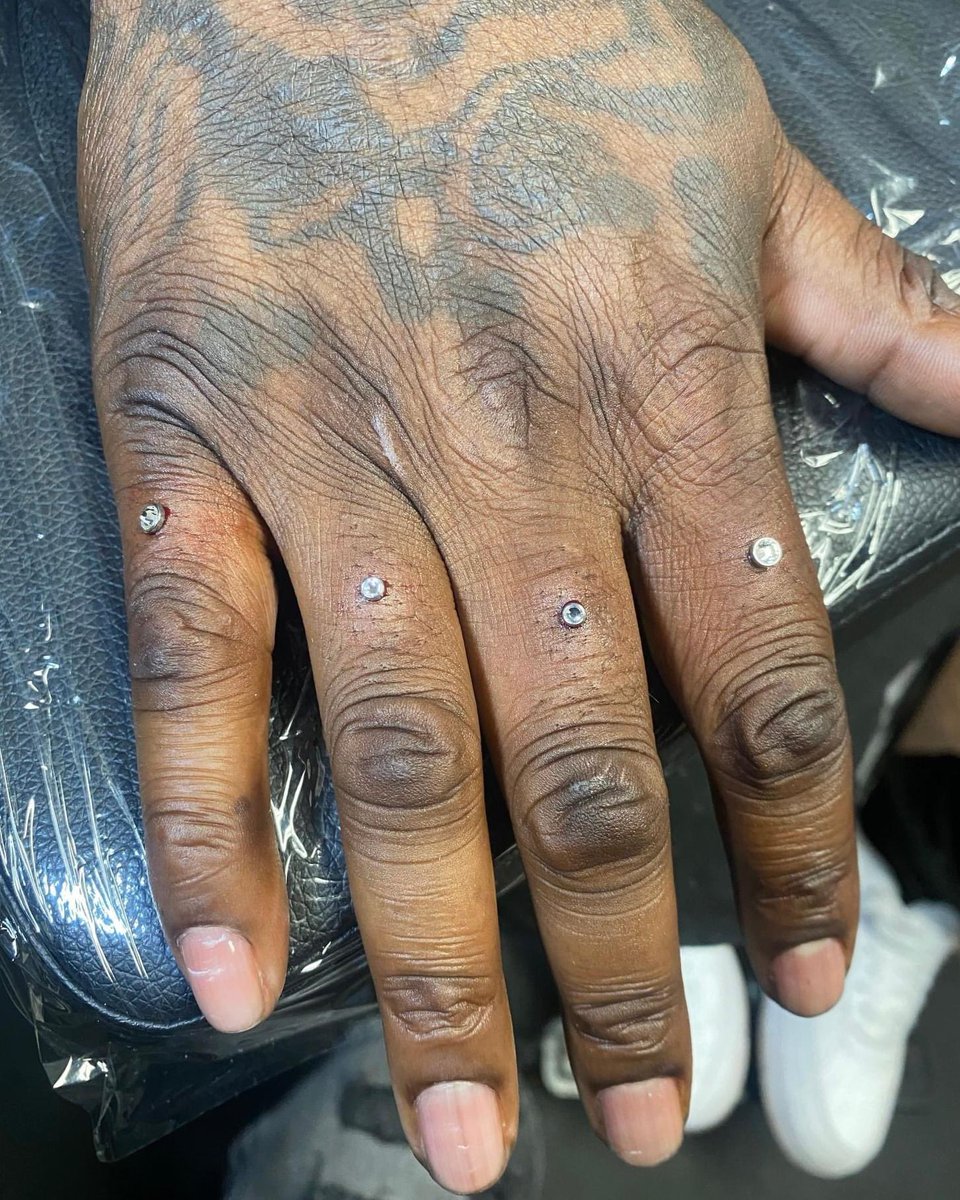 SuckaFreez23's tweet photo. Come get a tattoo🤐🔥 https://t.co/1UX76KCF9J