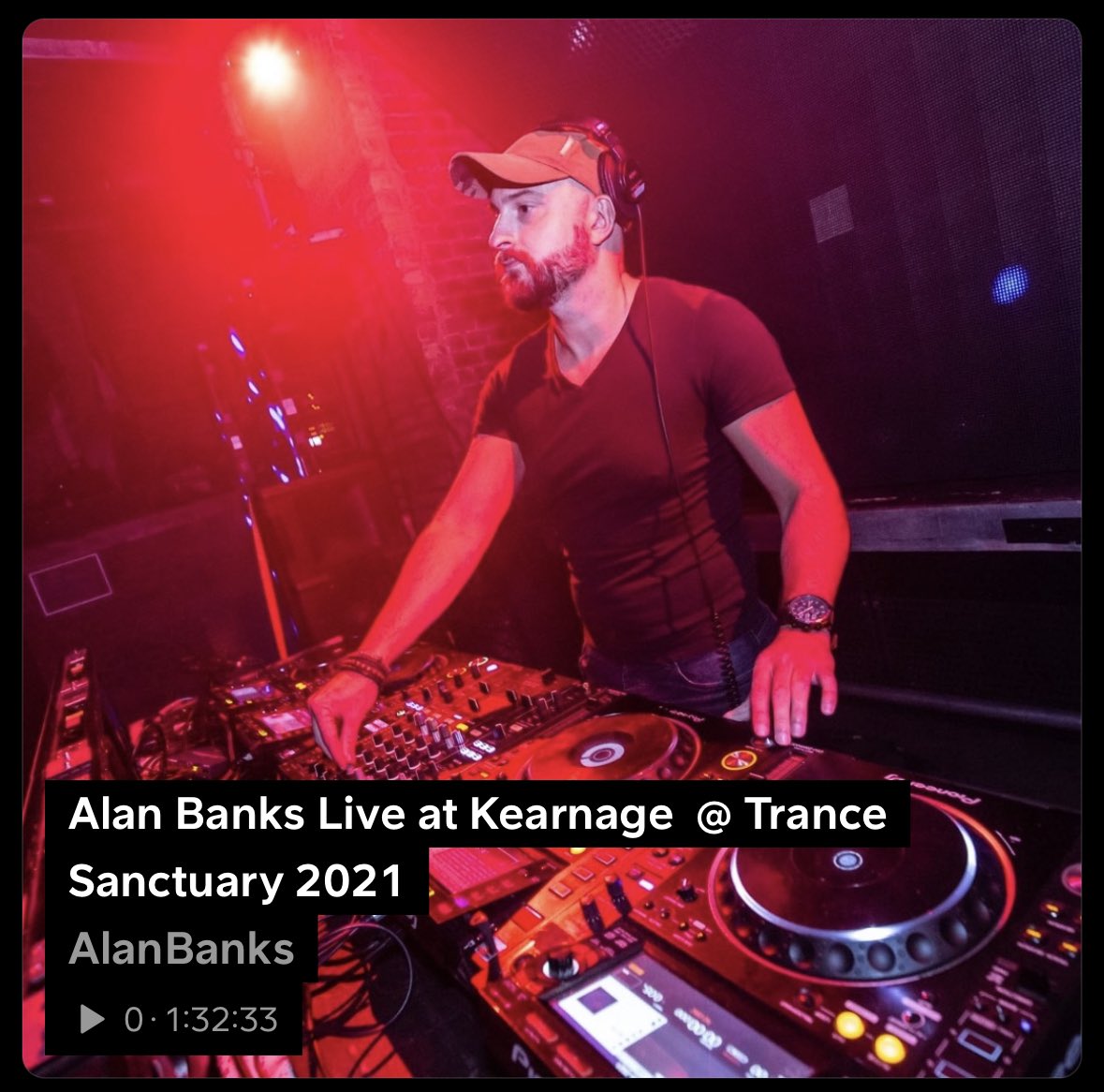 AlanBanks_'s tweet photo. #ThrowbackTuesday back to Fabric. Warm up set for @TranceSanctuary. Ambient, deep house, progressive and trance. Proper journey before the big man stepped up https://t.co/x9f6j8jOlU #trance #trancemusic https://t.co/7iufWnRMfs