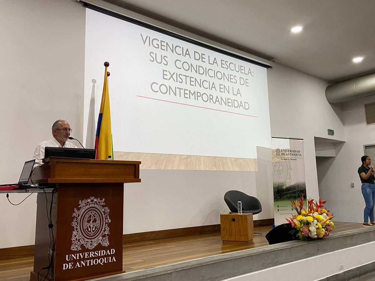 Mineducacion's tweet photo. #AEstaHora el viceministro de Educación Superior @rizomalejo participa en la cátedra inaugural de posgrados “Vigencia de la escuela” en la @UdeA.

Sigue la transmisión aquí ➡️ https://t.co/k1oUyD3XjC https://t.co/x24GuAuJJ4