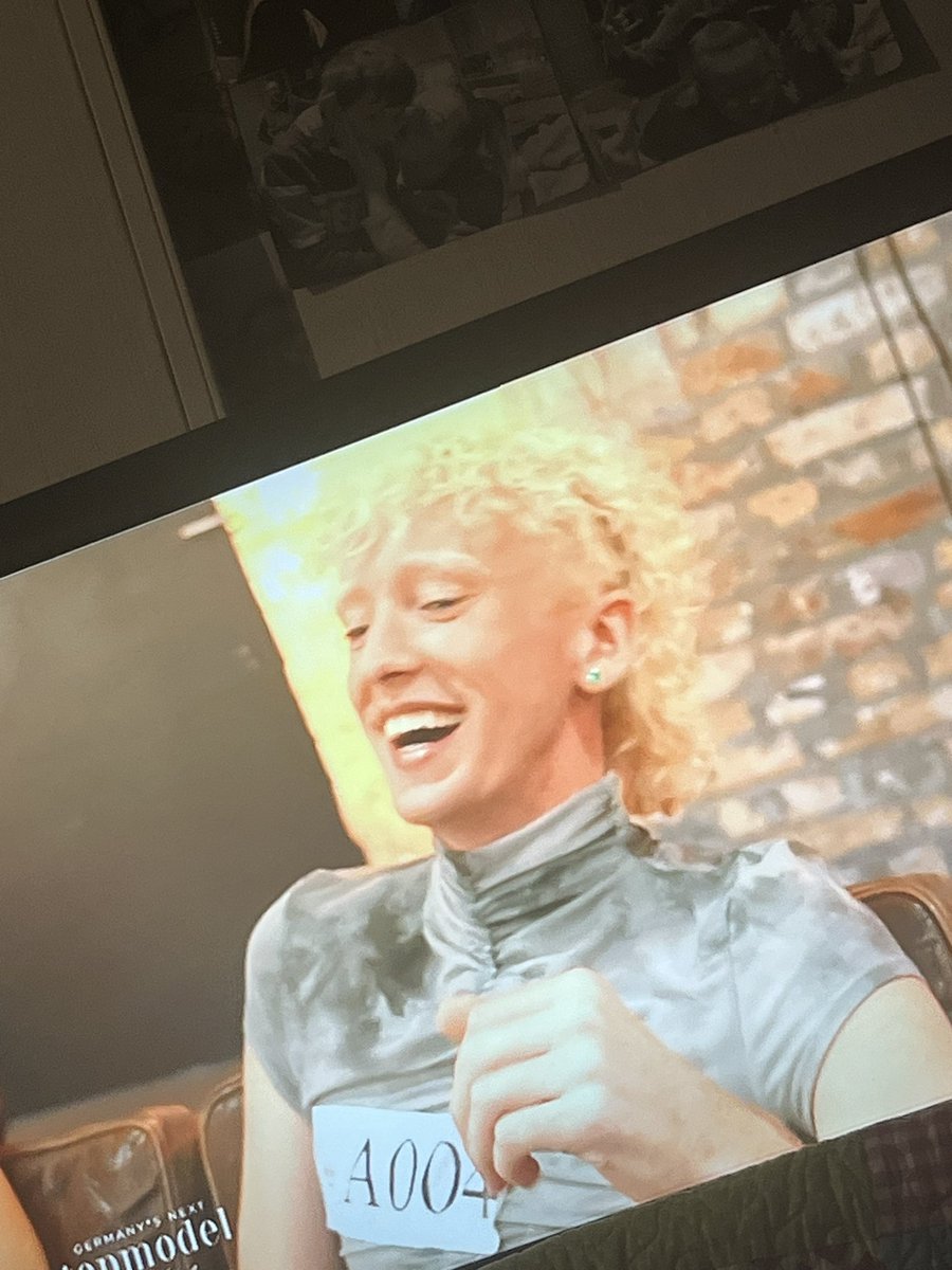 Lvnjv's tweet photo. PFERD??? PFERD??? #GNTM https://t.co/SDqZZKGT5V