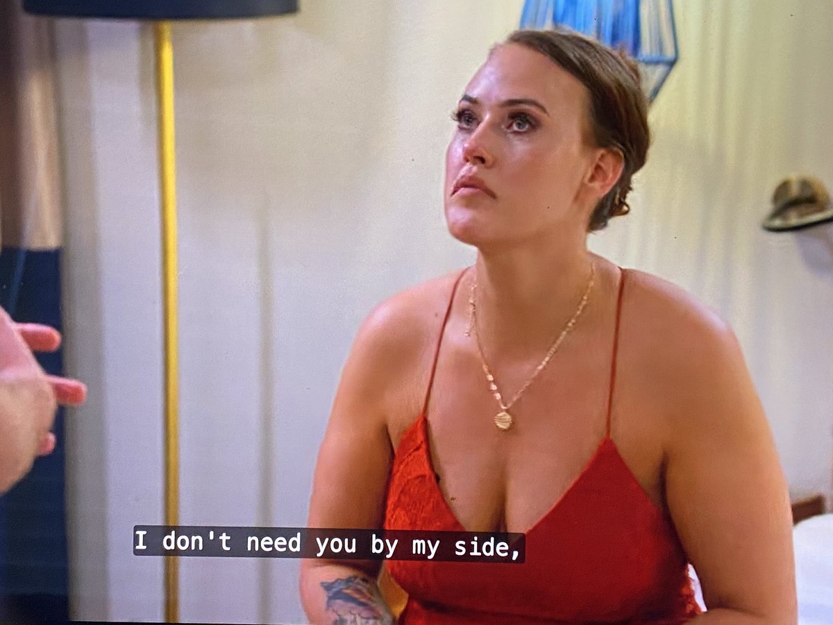 kira_eison's tweet photo. She’s bout to show her ass I feel it 😂😂 #LoveIsBlindS6 #LoveIsBlind https://t.co/BwVbrsYrXf