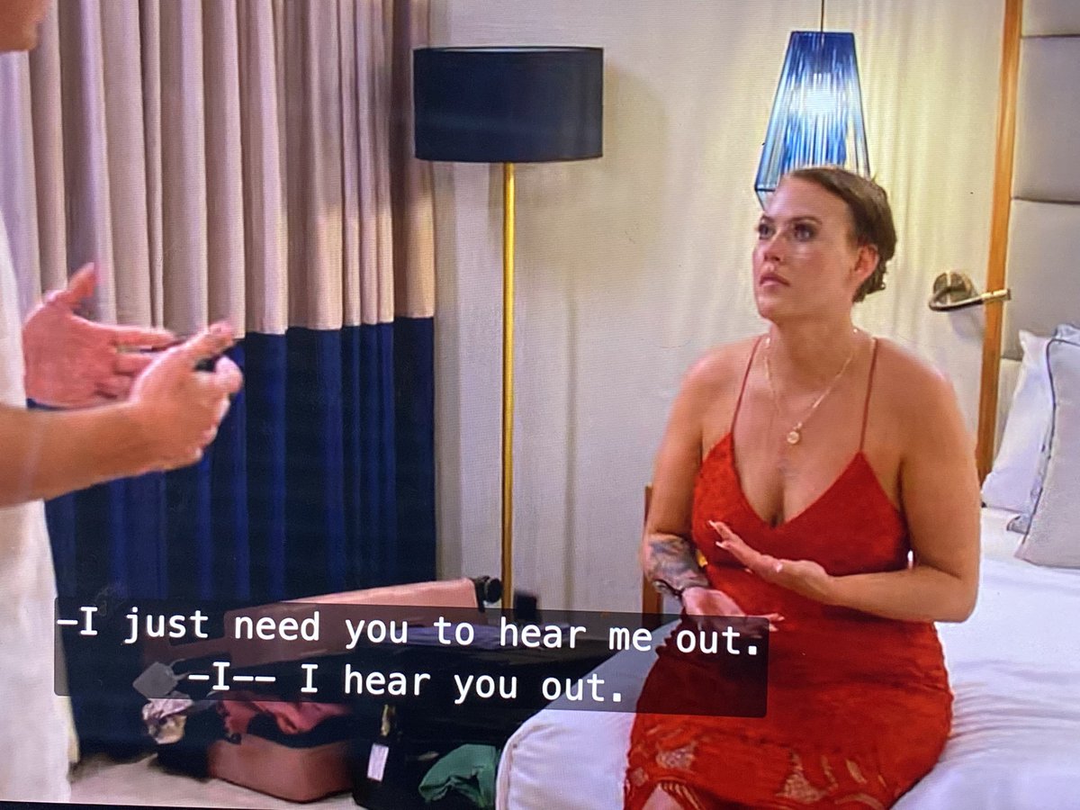 kira_eison's tweet photo. She’s bout to show her ass I feel it 😂😂 #LoveIsBlindS6 #LoveIsBlind https://t.co/BwVbrsYrXf