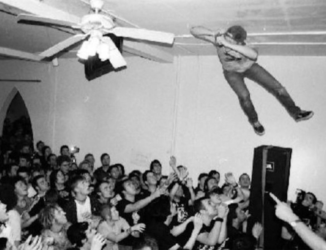 twinklepaws's tweet photo. @BSTNMNR @Oversizebandxl Me if lead feet gets played https://t.co/vioJewmsRX