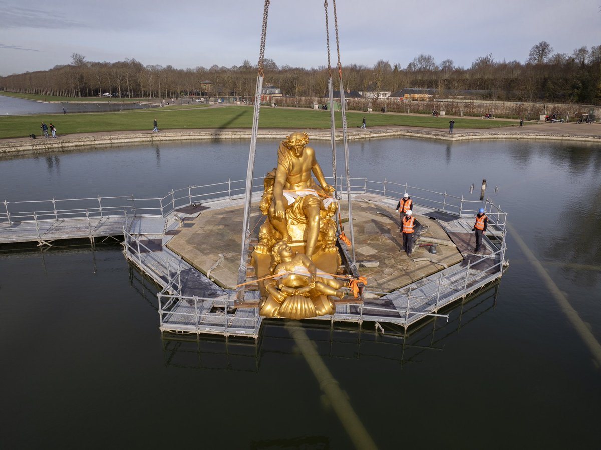CVersailles's tweet photo. 🇫🇷 #PhotoDuJour Apollon retrouve sa place dans son bassin.
🌍 #PicOfTheDay Apollo is back in his fountain. https://t.co/q4ujaPAJwg