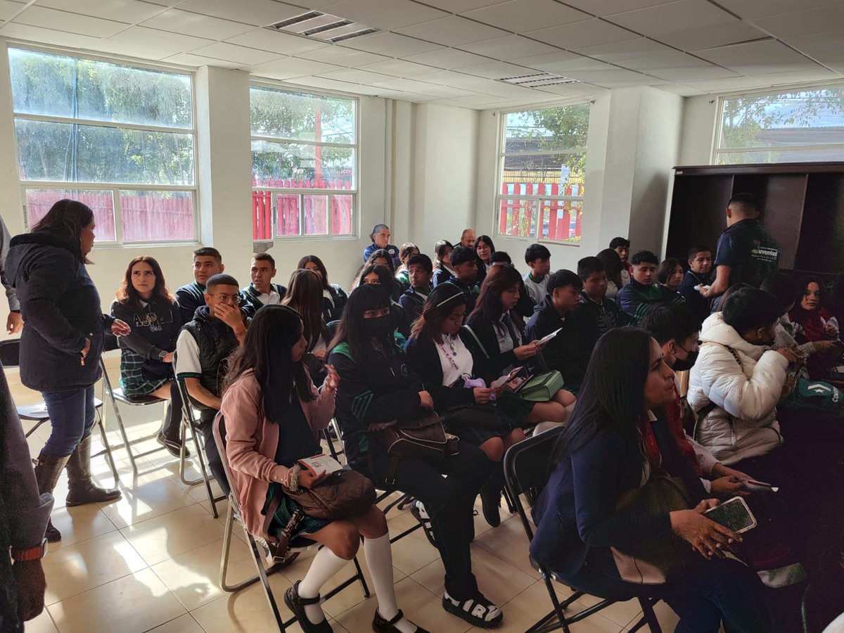 ConalepTlalne2_'s tweet photo. ¡Nuestros estudiantes se sumaron con entusiasmo a la conferencia sobre prevención del delito y feminicidio, organizada por el Instituto de la Juventud! @Conalep_Edomex #ElPoderDeServir https://t.co/2OwmLvSVB0