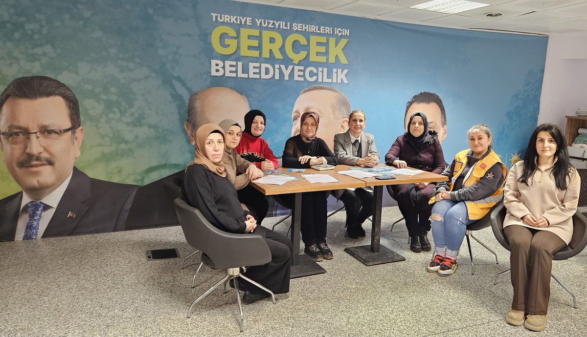 TrabzonAKKadin's tweet photo. 📍Maçka
AK Parti Maçka İlçe Kadın Kolları Başkanımız Hülya Koç riyasetinde gerçekleştirilen haftalık olağan toplantısına ilçe koordinatörümüz Melek Önal katılım sağladı. https://t.co/7NxYdYpk1D