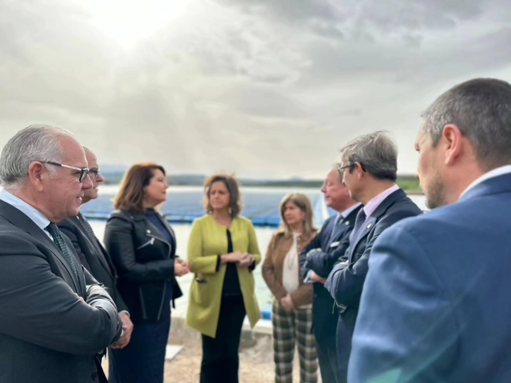#Jaén ejemplo de Agricultura #Sostenible y #Eficiente energéticamente. Inaugurada la mayor Planta #Fotovoltaica flotante en Balsa de Riego. Una apuesta de <a href="/CastillodCanena/">Castillo de Canena</a> ejecutada por dos empresas de #Jaén, <a href="/VialterraInfr/">Vialterra Infraestructuras</a> e <a href="/intelec_es/">Intelec | Ingeniería Energética</a>