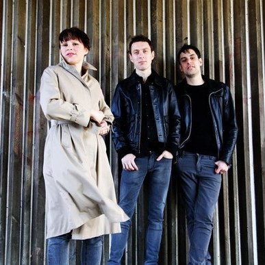 There are only elements I like💫
✨👫✨👫✨👫✨👫✨👫✨
🇸🇪 Light Parade 
           "Round And Round"
youtu.be/3QyweTOgmY4