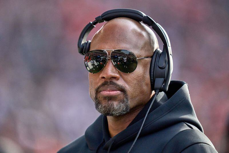 Dolphin_Nation's tweet photo. Anthony Weaver says he will call plays from the sidelines

"I need to feel what's going on in the game. ... I don't think you can have that same effect from up in the booth."

(h/t @DanielOyefusi) https://t.co/CZaALvHCGp