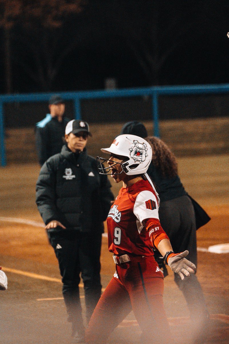 FresnoStateSB's tweet photo. #9 is always 𝐠𝐨𝐨𝐝 𝐯𝐢𝐛𝐞𝐬 https://t.co/FSDCnehiYA