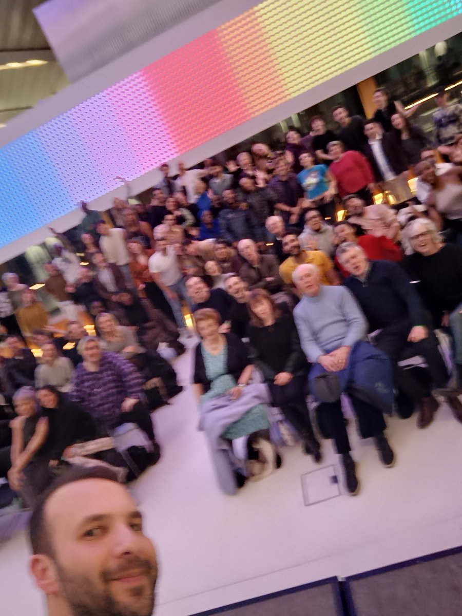 A huge fuzzy selfie from the amazing performance tonight at City Hall. 'Hello London' was the first ever play performed at City Hall and was a huge success! Congratulations to @RikkiBB and the entire cast of Londoners from all over our city. What a city! #WelcomeToCityHall