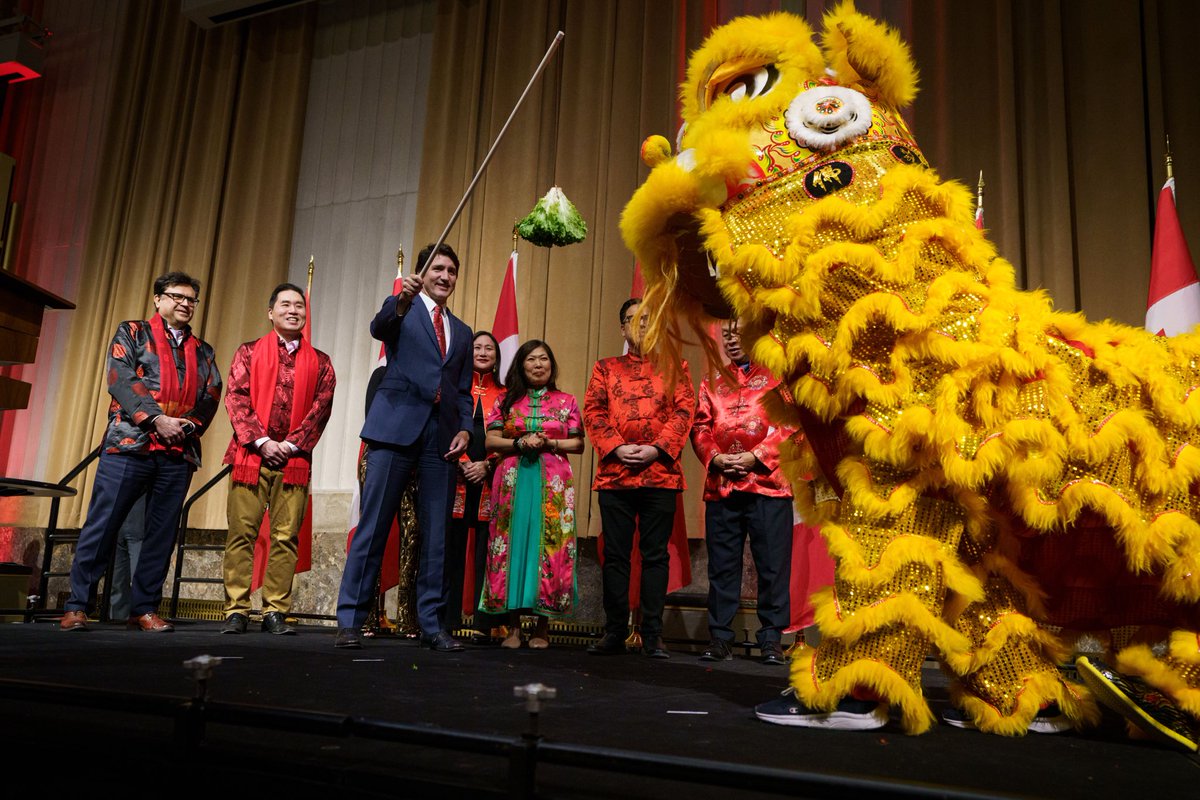 JeanYip3's tweet photo. It was amazing to see so many people come from coast to coast to coast across Canada to attend the Liberal Caucus Lunar New Year Reception in Ottawa, including constituents from #ScarboroughAgincourt. Very thankful to have my colleagues, Ministers, Deputy Prime Minister @cafreeland, and Prime Minister @JustinTrudeau attend the Year of the Dragon festivities to celebrate with Chinese, Vietnamese, and Korean communities. 

农历新年快乐 🎆! 새해 복 많이 받으세요 🎇! Chúc mừng năm mới âm lịch 🎉! Happy Lunar New Year 🐉🥬🧧! May the New Year bring good fortune and health for all.

Find the press release here: https://t.co/16rXNWl9zE